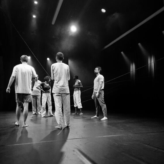 Scène avec danseurs